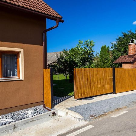 הוילה Lăzarea Eross Kulcsoshaz מראה חיצוני תמונה